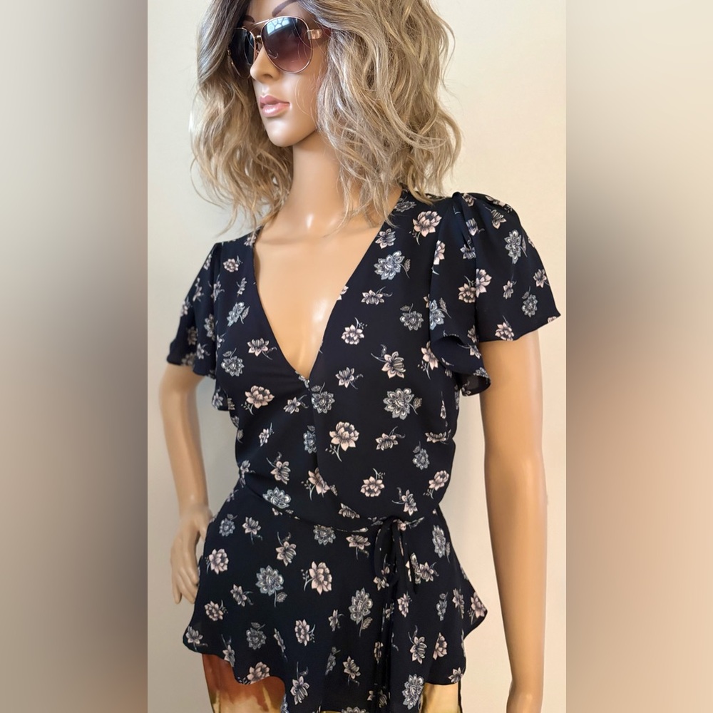 LOFT Navy Blue Floral Wrap Around Flutter Sleeves Blouse. Size Small